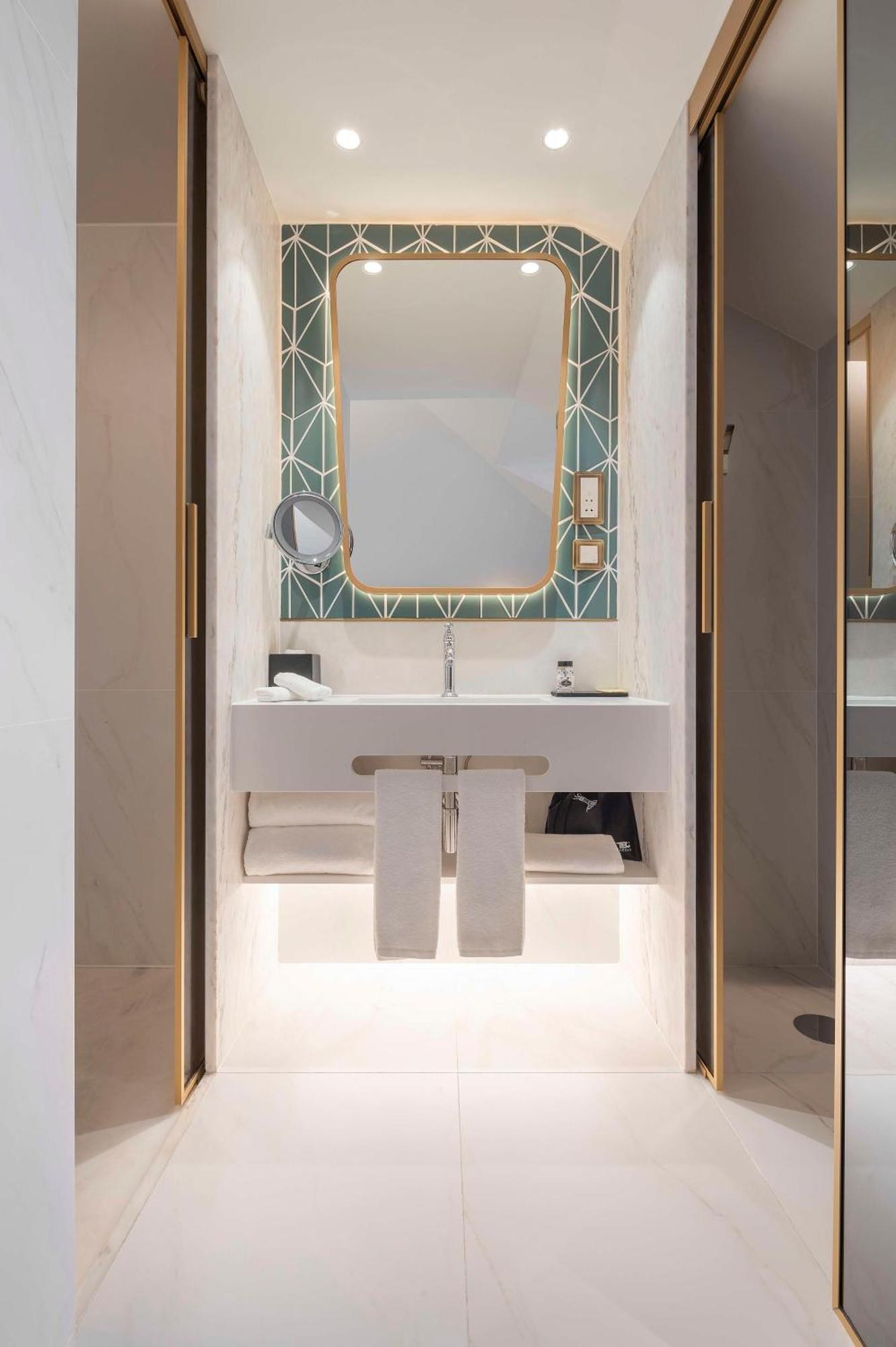 The Emerald House Lisbon - Curio Collection By Hilton Exterior photo