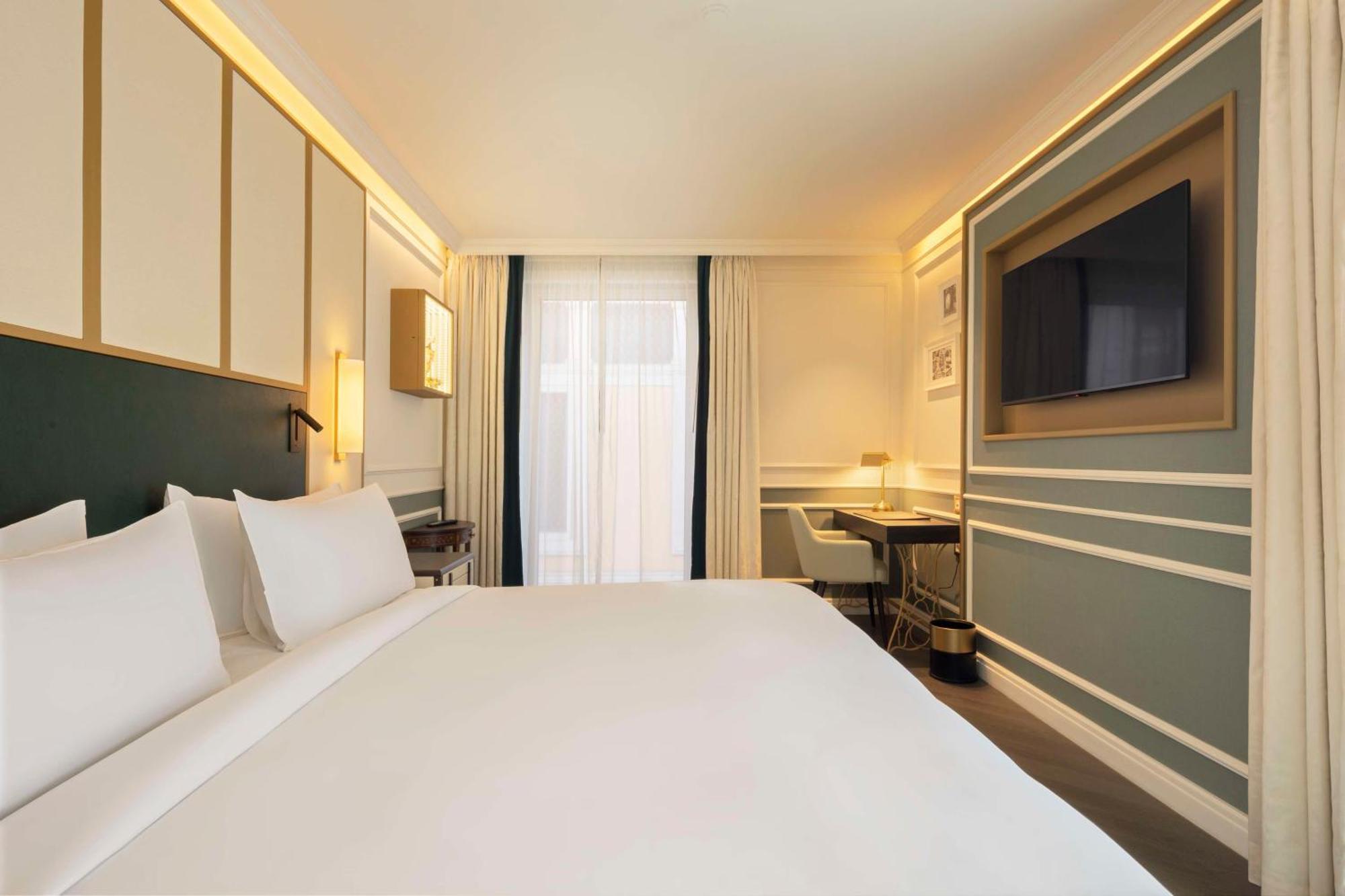 The Emerald House Lisbon - Curio Collection By Hilton Exterior photo