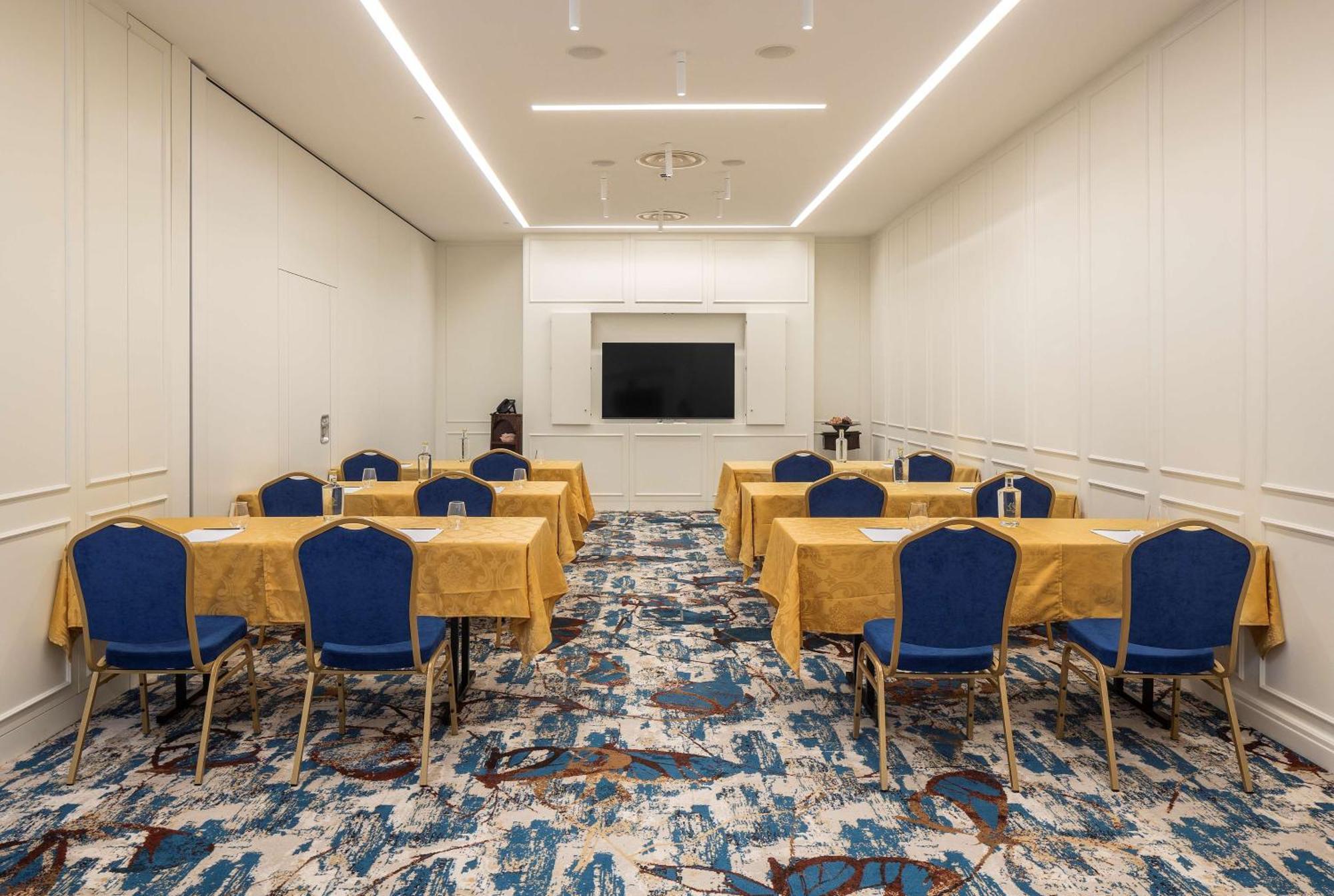 The Emerald House Lisbon - Curio Collection By Hilton Exterior photo