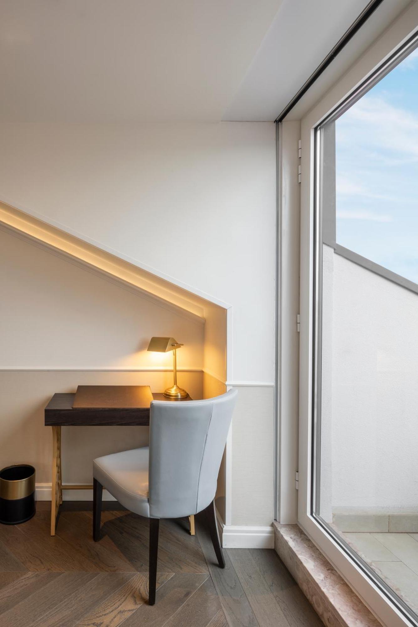 The Emerald House Lisbon - Curio Collection By Hilton Exterior photo