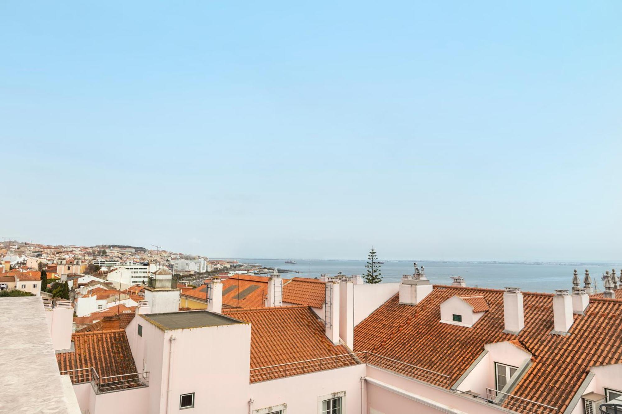 The Emerald House Lisbon - Curio Collection By Hilton Exterior photo